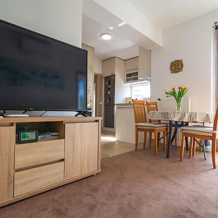 G&b Apartman Apartment