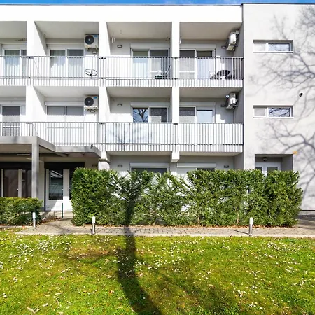 G&b Apartman Apartment